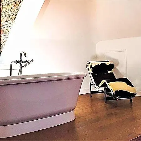 Manoir Du Bois Mignon Bed & Breakfast