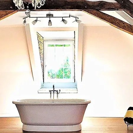 Bed & Breakfast Manoir Du Bois Mignon 4*