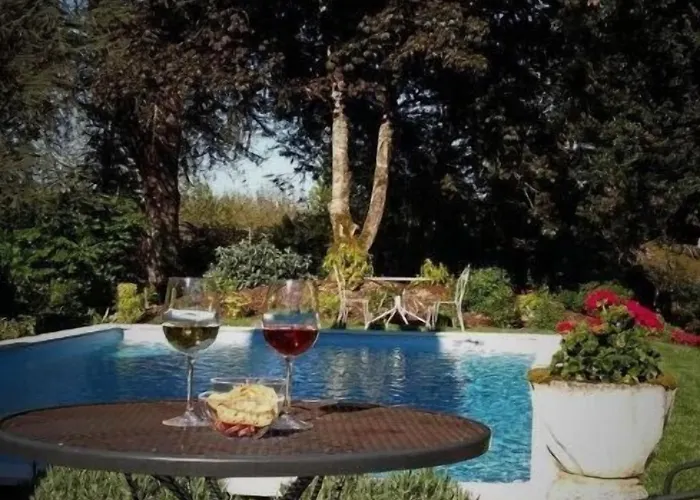 Bed and Breakfast Manoir Du Bois Mignon 4*